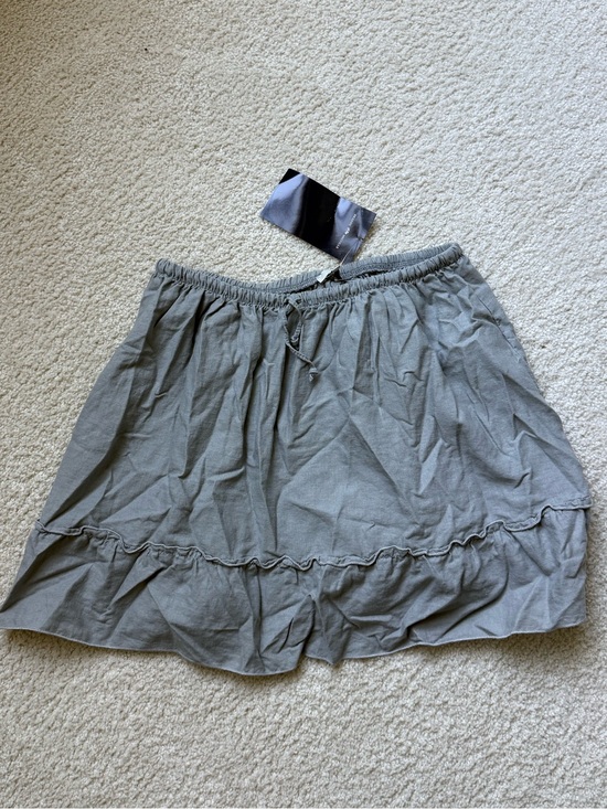 Brandy Melville Dresses & Skirts - Brandy Melville Casual Elastic-Waist Ruffle Hem Skirt - Gray